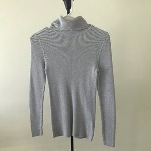 Gray ribbed turtleneck